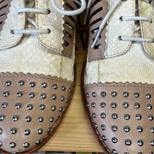 Sam Edelman Oxford Style Vintage Studded Lace Up Beige and Cream Women's Loafers